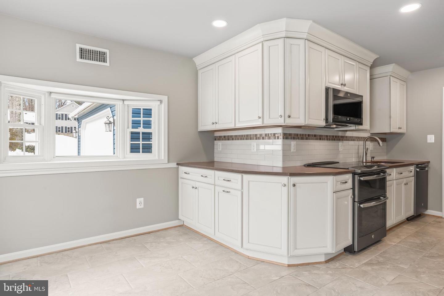 11310 HANDLEBAR RD, RESTON, Virginia 20191, 5 Bedrooms Bedrooms, ,3 BathroomsBathrooms,Residential,For sale,11310 HANDLEBAR RD,VAFX2288664 MLS # VAFX2288664