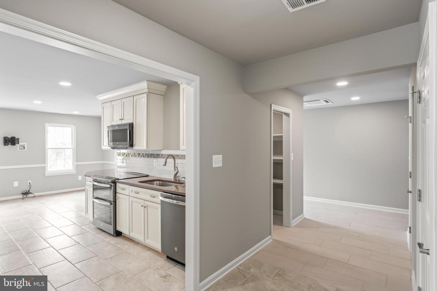 11310 HANDLEBAR RD, RESTON, Virginia 20191, 5 Bedrooms Bedrooms, ,3 BathroomsBathrooms,Residential,For sale,11310 HANDLEBAR RD,VAFX2288664 MLS # VAFX2288664