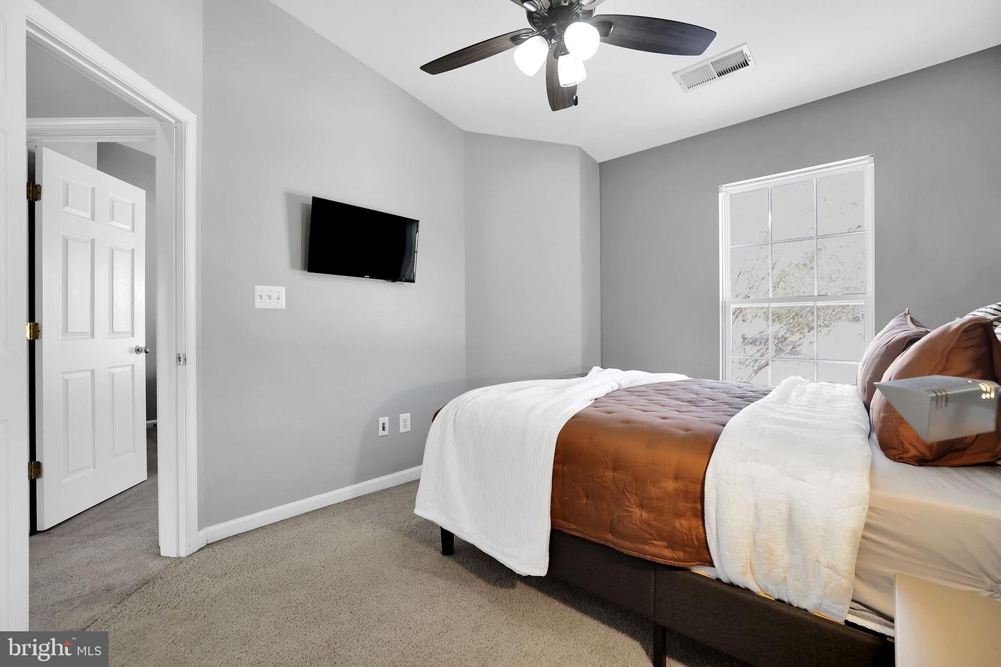 303 BAISH DR SE, LEESBURG, Virginia 20175, 4 Bedrooms Bedrooms, 17 Rooms Rooms,3 BathroomsBathrooms,Residential,For sale,303 BAISH DR SE,VALO2115146 MLS # VALO2115146