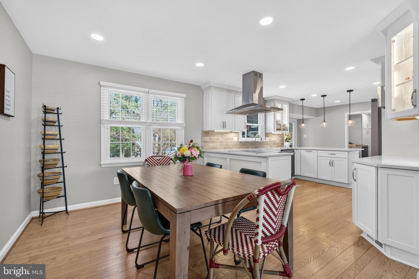 11922 HOLLY SPRING DR, GREAT FALLS, Virginia 22066, 5 Bedrooms Bedrooms, ,3 BathroomsBathrooms,Residential,For sale,11922 HOLLY SPRING DR,VAFX2288734 MLS # VAFX2288734