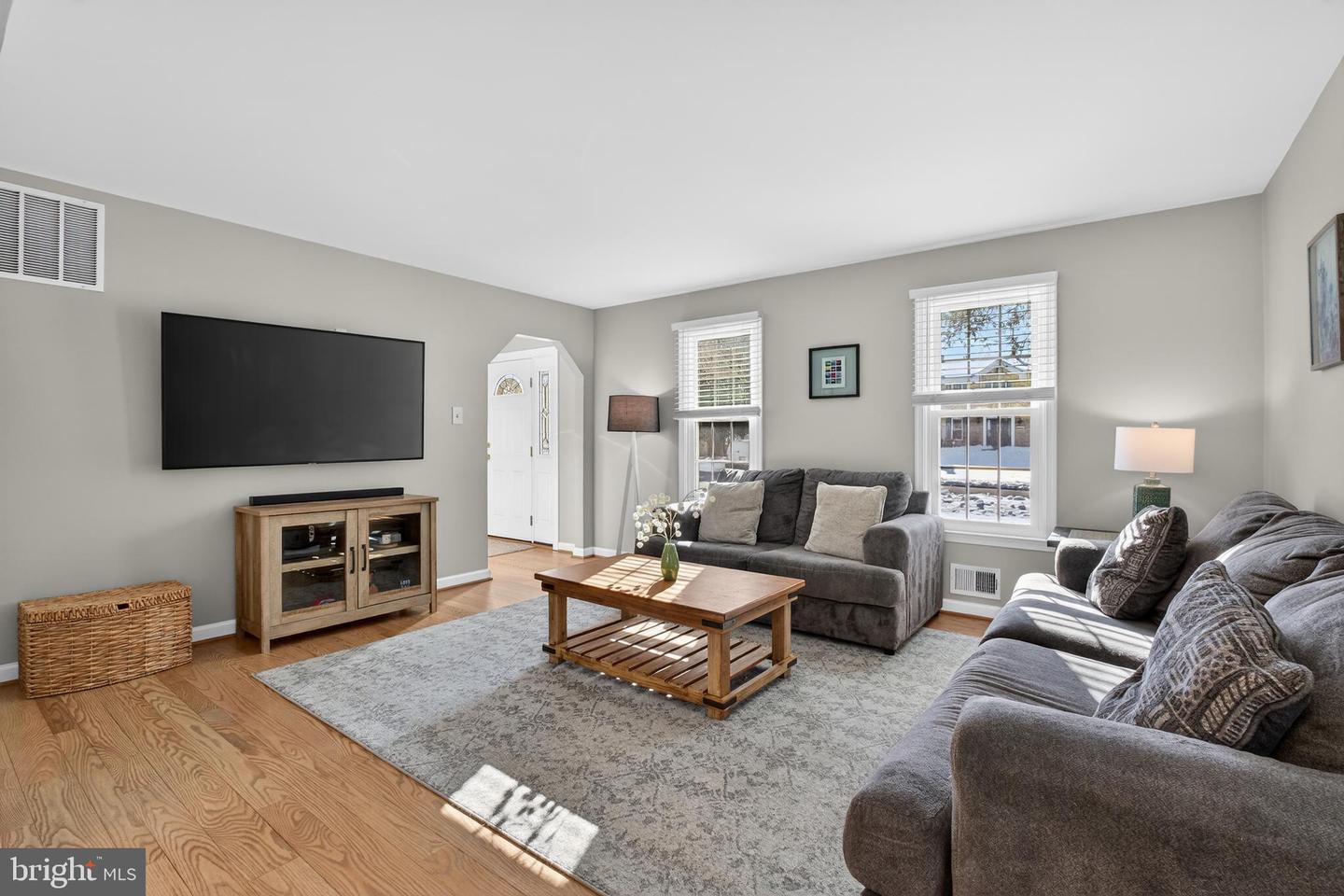 11922 HOLLY SPRING DR, GREAT FALLS, Virginia 22066, 5 Bedrooms Bedrooms, ,3 BathroomsBathrooms,Residential,For sale,11922 HOLLY SPRING DR,VAFX2288734 MLS # VAFX2288734