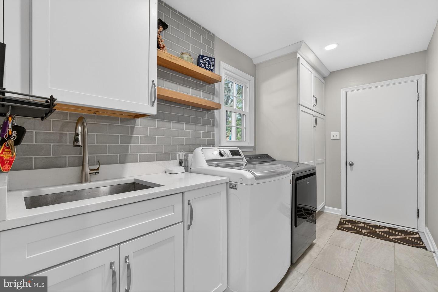 11922 HOLLY SPRING DR, GREAT FALLS, Virginia 22066, 5 Bedrooms Bedrooms, ,3 BathroomsBathrooms,Residential,For sale,11922 HOLLY SPRING DR,VAFX2288734 MLS # VAFX2288734