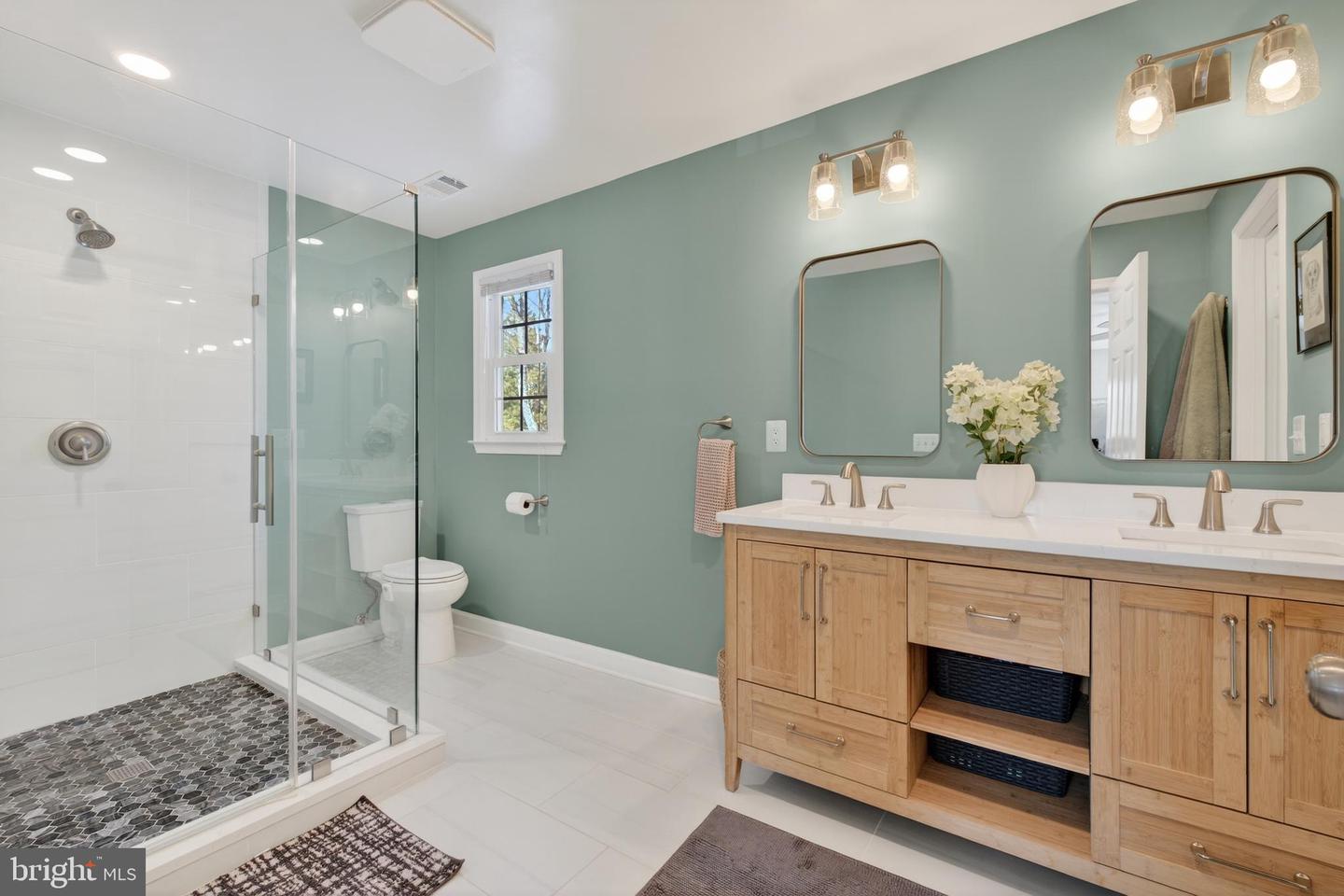 11922 HOLLY SPRING DR, GREAT FALLS, Virginia 22066, 5 Bedrooms Bedrooms, ,3 BathroomsBathrooms,Residential,For sale,11922 HOLLY SPRING DR,VAFX2288734 MLS # VAFX2288734