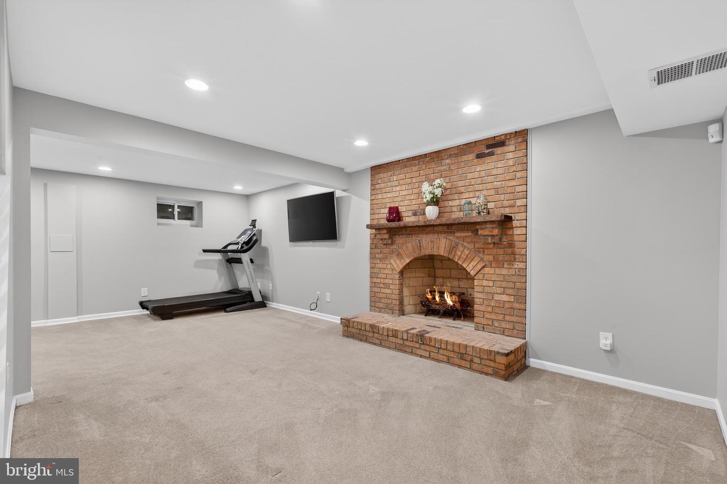 11922 HOLLY SPRING DR, GREAT FALLS, Virginia 22066, 5 Bedrooms Bedrooms, ,3 BathroomsBathrooms,Residential,For sale,11922 HOLLY SPRING DR,VAFX2288734 MLS # VAFX2288734