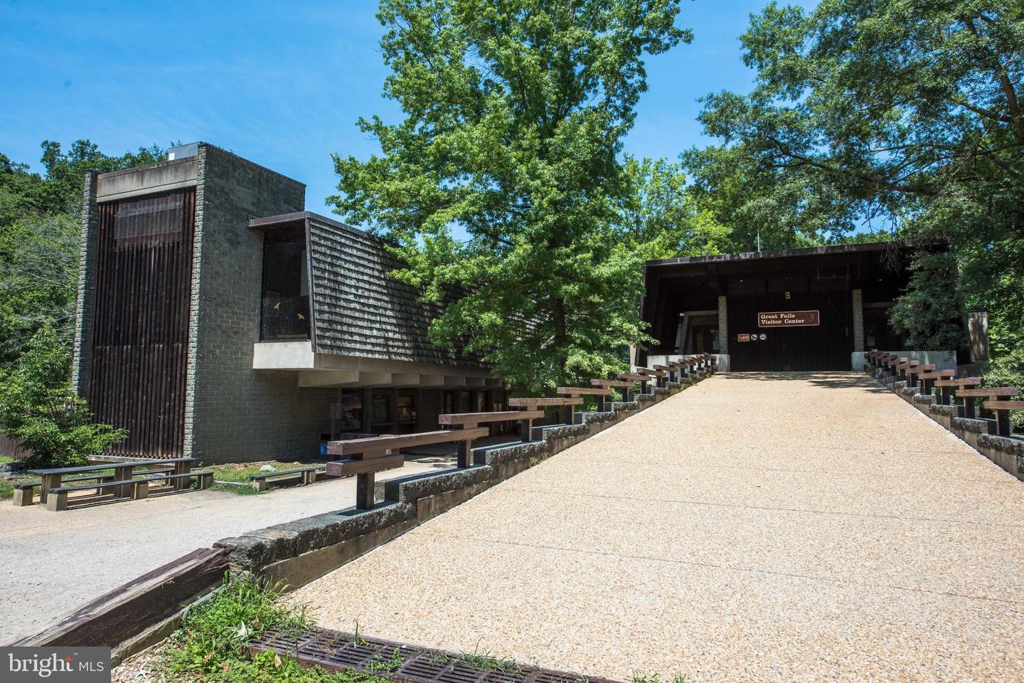 11922 HOLLY SPRING DR, GREAT FALLS, Virginia 22066, 5 Bedrooms Bedrooms, ,3 BathroomsBathrooms,Residential,For sale,11922 HOLLY SPRING DR,VAFX2288734 MLS # VAFX2288734