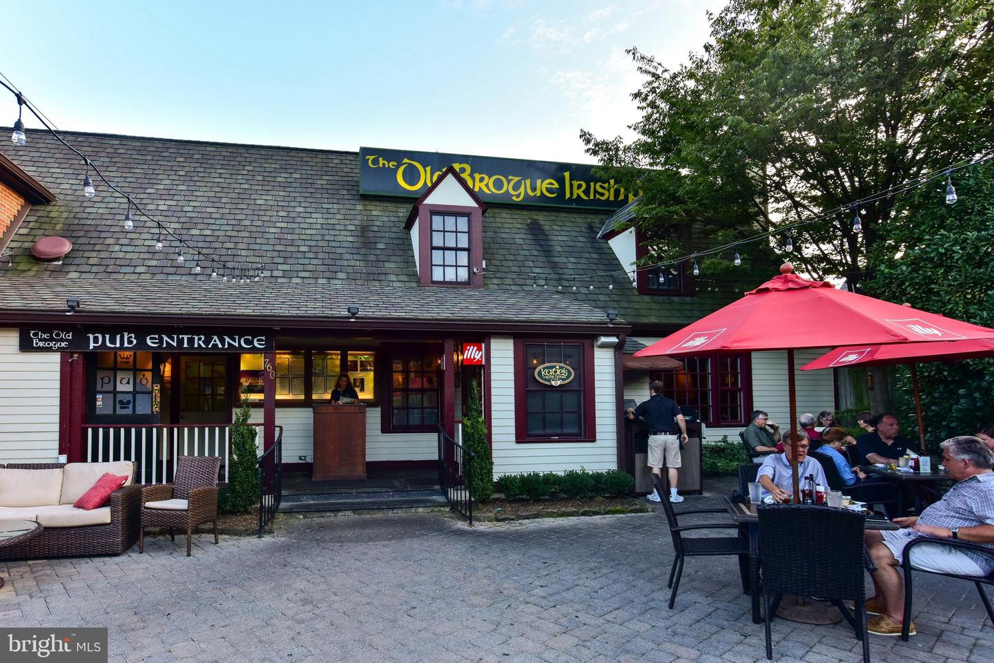 11922 HOLLY SPRING DR, GREAT FALLS, Virginia 22066, 5 Bedrooms Bedrooms, ,3 BathroomsBathrooms,Residential,For sale,11922 HOLLY SPRING DR,VAFX2288734 MLS # VAFX2288734