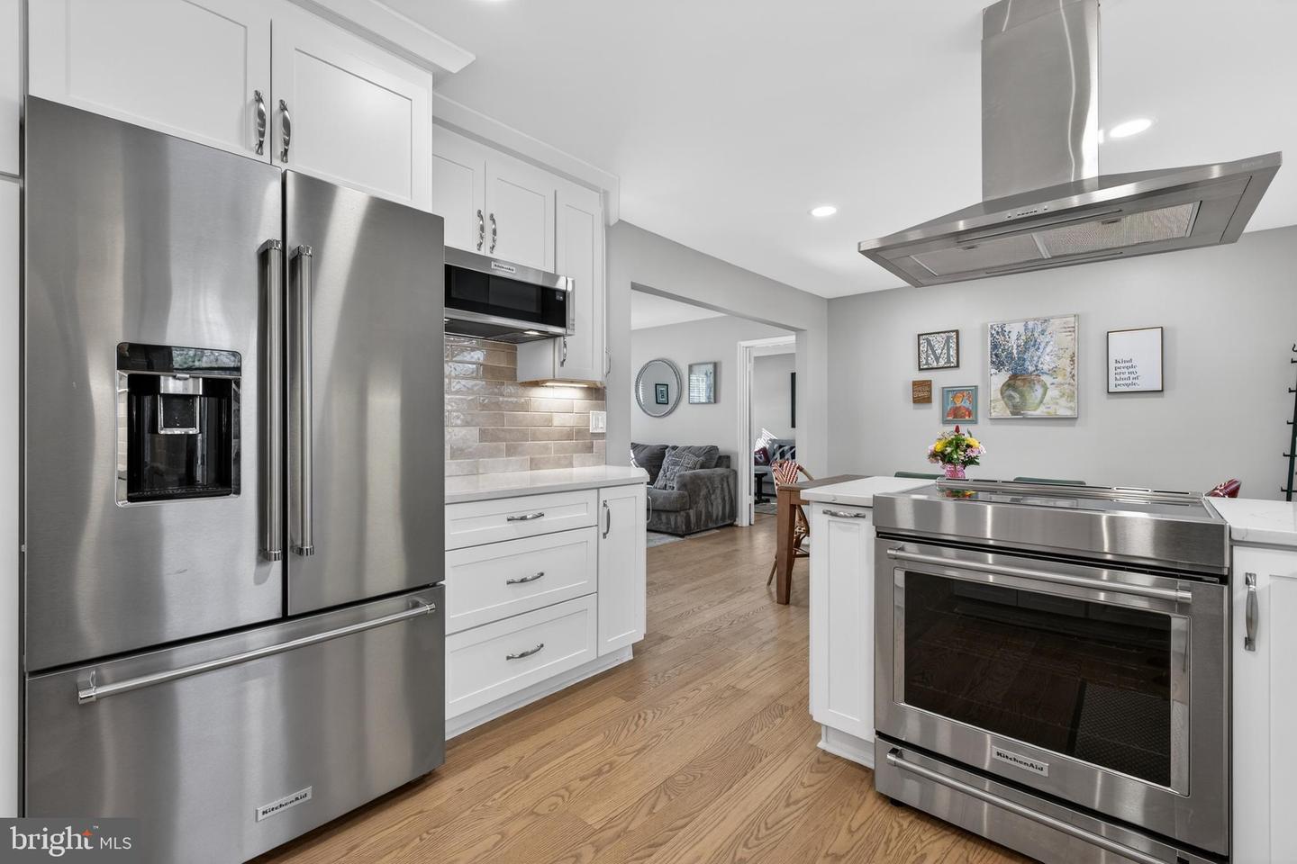 11922 HOLLY SPRING DR, GREAT FALLS, Virginia 22066, 5 Bedrooms Bedrooms, ,3 BathroomsBathrooms,Residential,For sale,11922 HOLLY SPRING DR,VAFX2288734 MLS # VAFX2288734