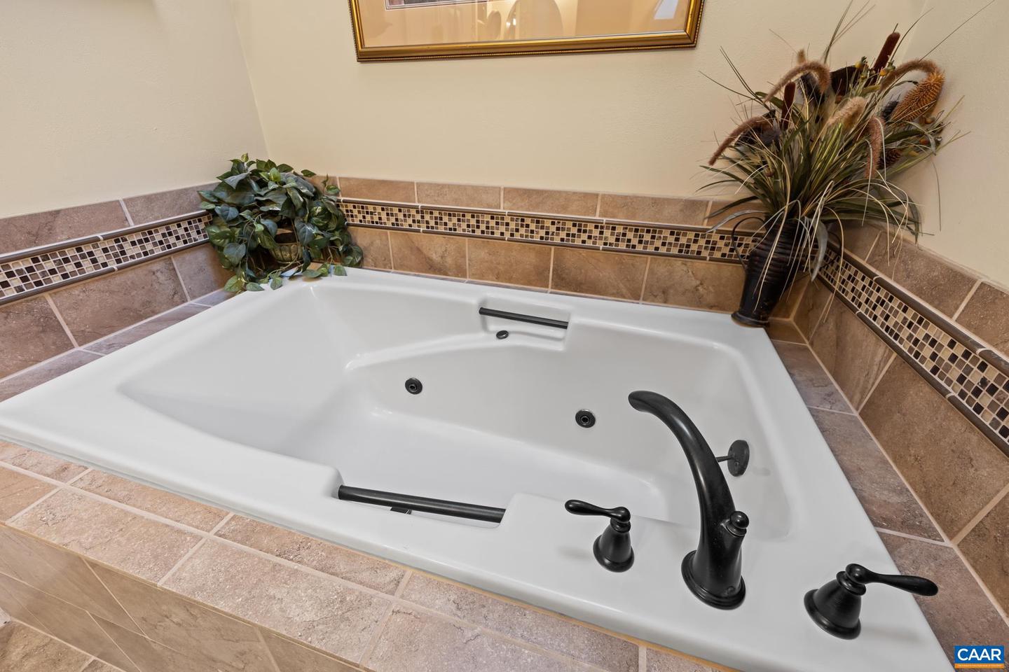 1817 HEARTHGLOW LN, CHARLOTTESVILLE, Virginia 22901, 4 Bedrooms Bedrooms, ,2 BathroomsBathrooms,Residential,For sale,1817 HEARTHGLOW LN,672990 MLS # 672990