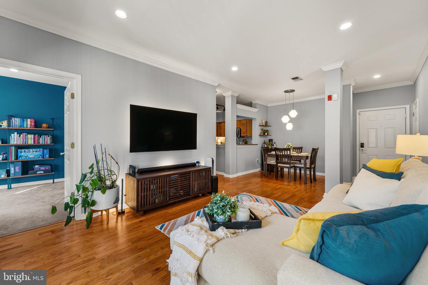 4551 STRUTFIELD LN #4303, ALEXANDRIA, Virginia 22311, 2 Bedrooms Bedrooms, ,2 BathroomsBathrooms,Residential,For sale,4551 STRUTFIELD LN #4303,VAAX2053766 MLS # VAAX2053766