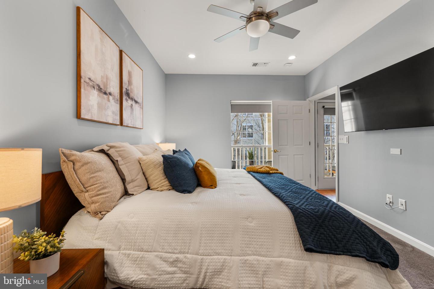 4551 STRUTFIELD LN #4303, ALEXANDRIA, Virginia 22311, 2 Bedrooms Bedrooms, ,2 BathroomsBathrooms,Residential,For sale,4551 STRUTFIELD LN #4303,VAAX2053766 MLS # VAAX2053766