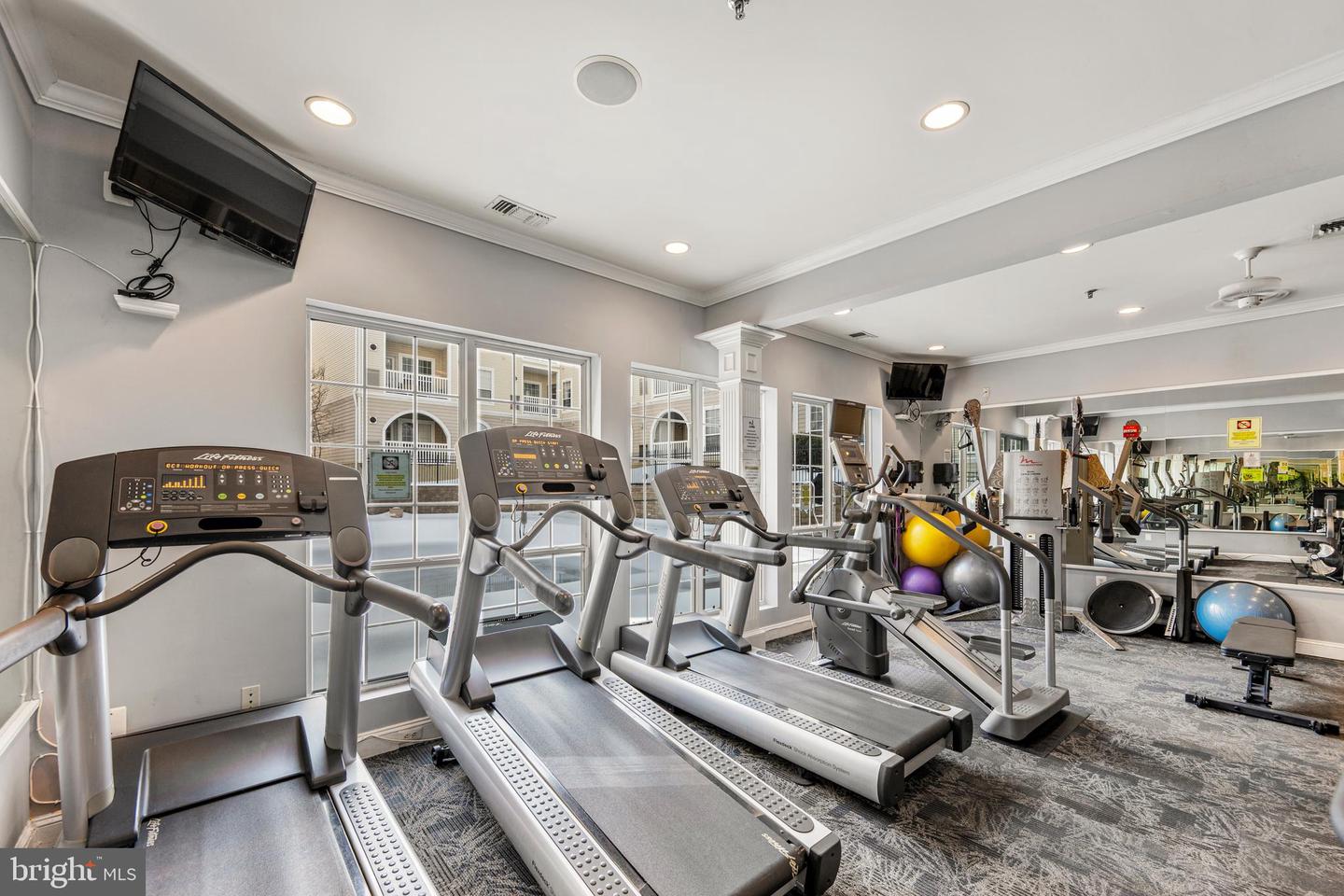 4551 STRUTFIELD LN #4303, ALEXANDRIA, Virginia 22311, 2 Bedrooms Bedrooms, ,2 BathroomsBathrooms,Residential,For sale,4551 STRUTFIELD LN #4303,VAAX2053766 MLS # VAAX2053766