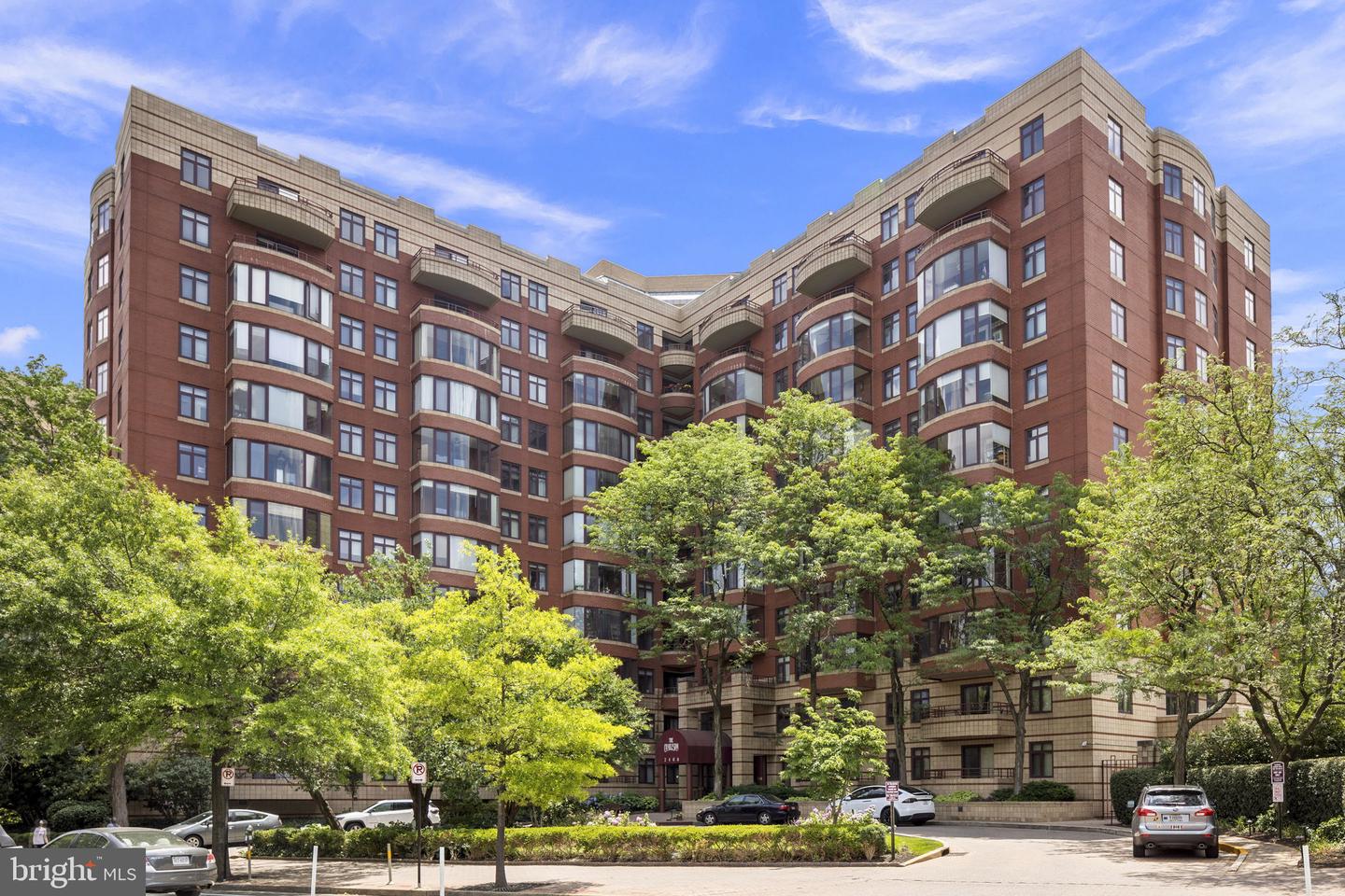 2400 CLARENDON BLVD #704, ARLINGTON, Virginia 22201, 2 Bedrooms Bedrooms, ,2 BathroomsBathrooms,Residential,For sale,2400 CLARENDON BLVD #704,VAAR2068492 MLS # VAAR2068492