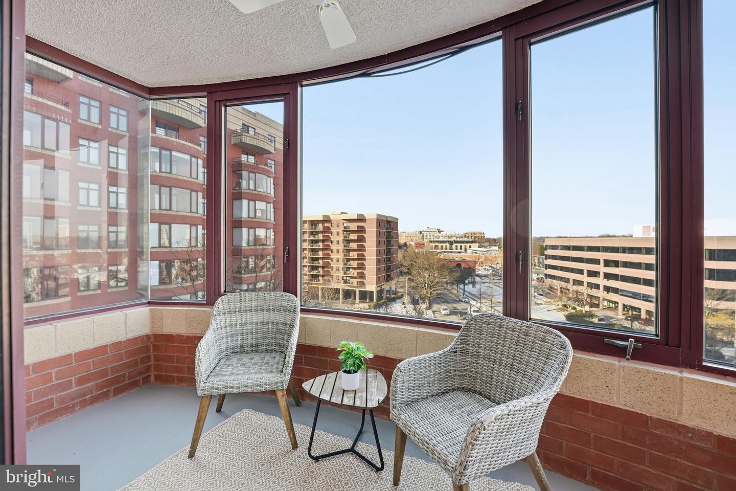 2400 CLARENDON BLVD #704, ARLINGTON, Virginia 22201, 2 Bedrooms Bedrooms, ,2 BathroomsBathrooms,Residential,For sale,2400 CLARENDON BLVD #704,VAAR2068492 MLS # VAAR2068492