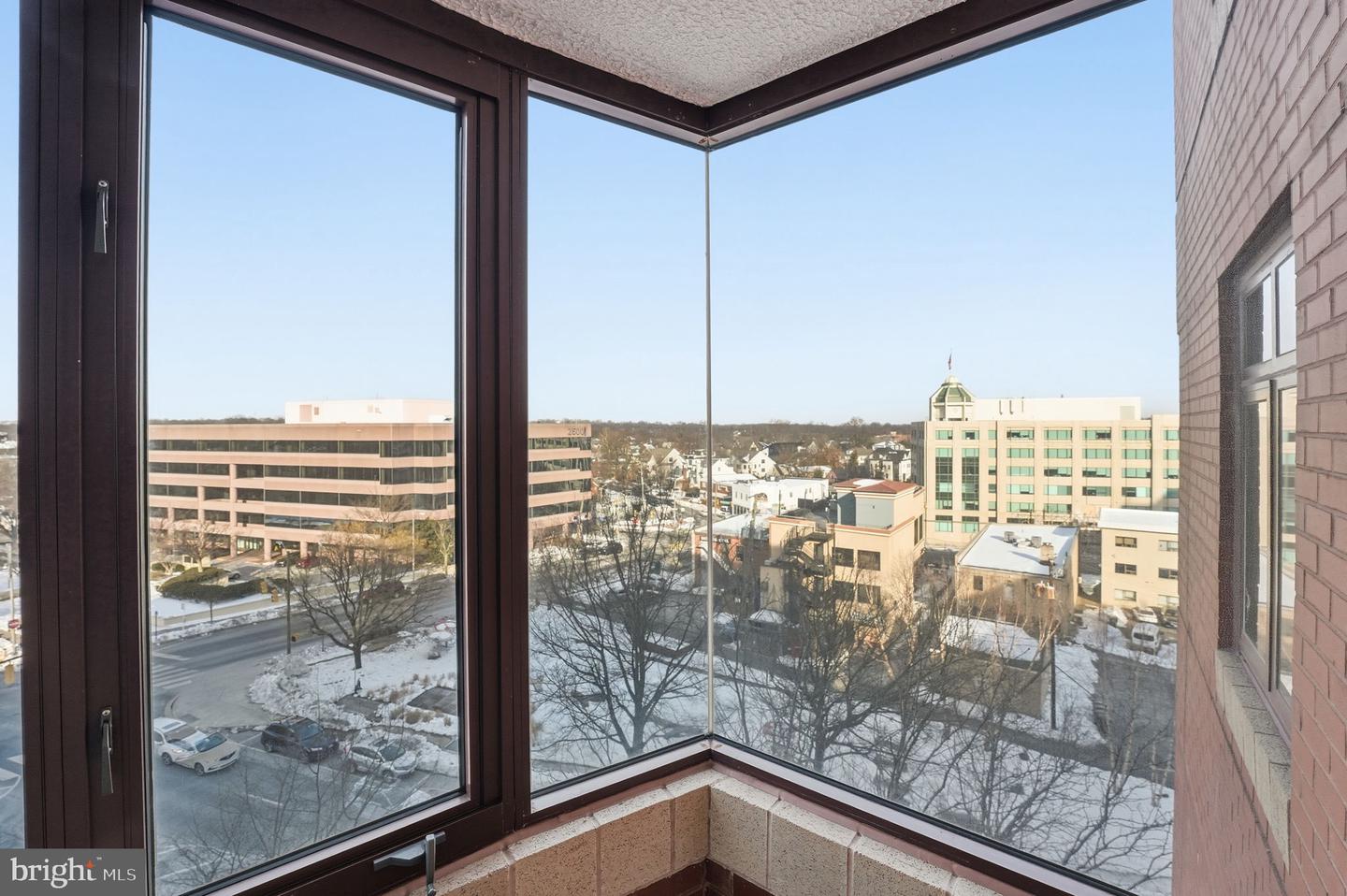 2400 CLARENDON BLVD #704, ARLINGTON, Virginia 22201, 2 Bedrooms Bedrooms, ,2 BathroomsBathrooms,Residential,For sale,2400 CLARENDON BLVD #704,VAAR2068492 MLS # VAAR2068492