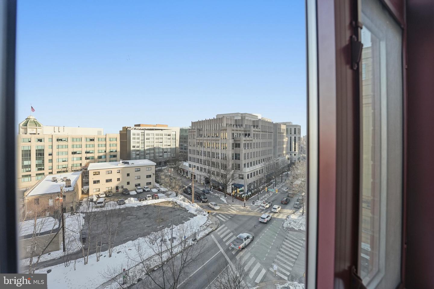 2400 CLARENDON BLVD #704, ARLINGTON, Virginia 22201, 2 Bedrooms Bedrooms, ,2 BathroomsBathrooms,Residential,For sale,2400 CLARENDON BLVD #704,VAAR2068492 MLS # VAAR2068492
