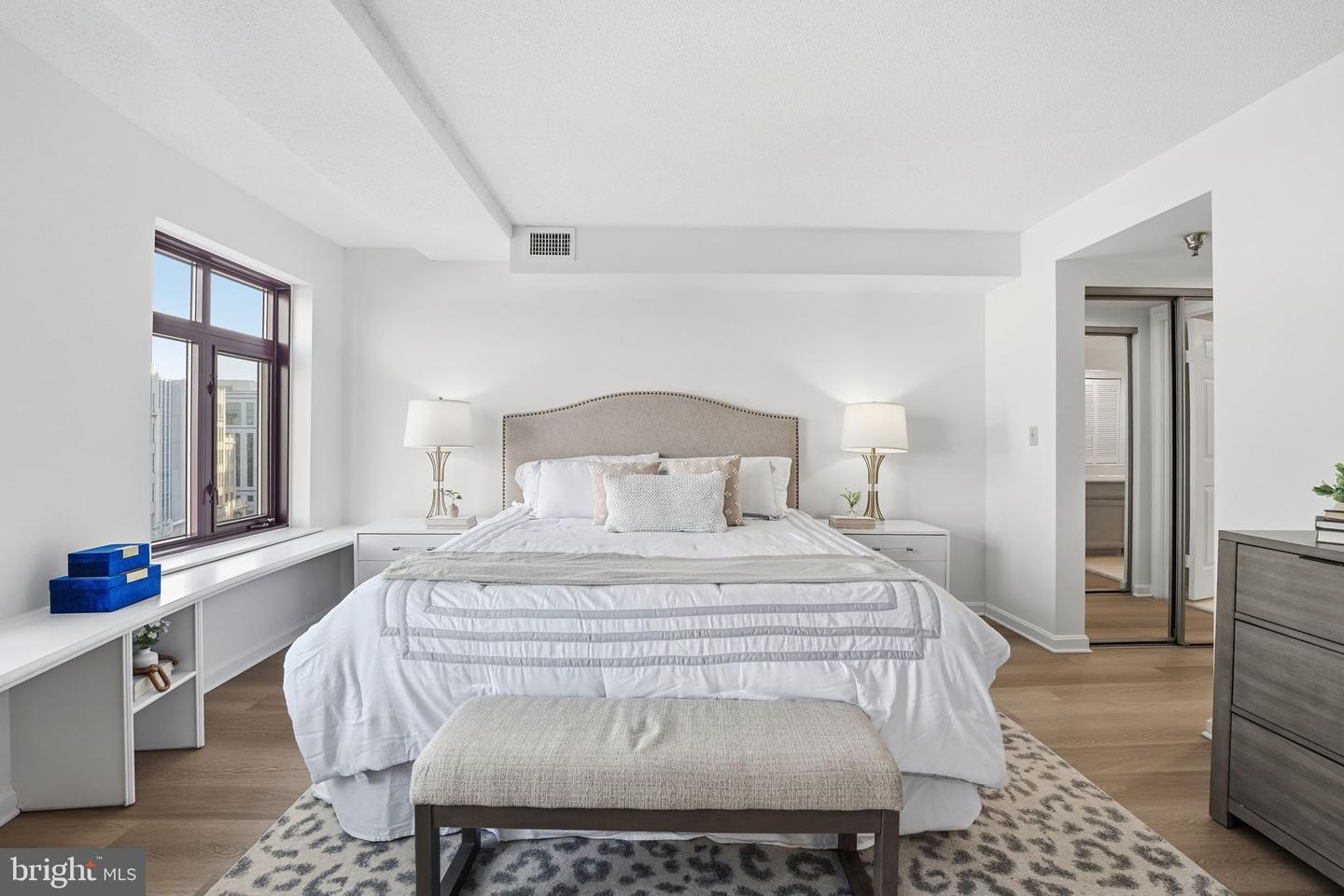 2400 CLARENDON BLVD #704, ARLINGTON, Virginia 22201, 2 Bedrooms Bedrooms, ,2 BathroomsBathrooms,Residential,For sale,2400 CLARENDON BLVD #704,VAAR2068492 MLS # VAAR2068492