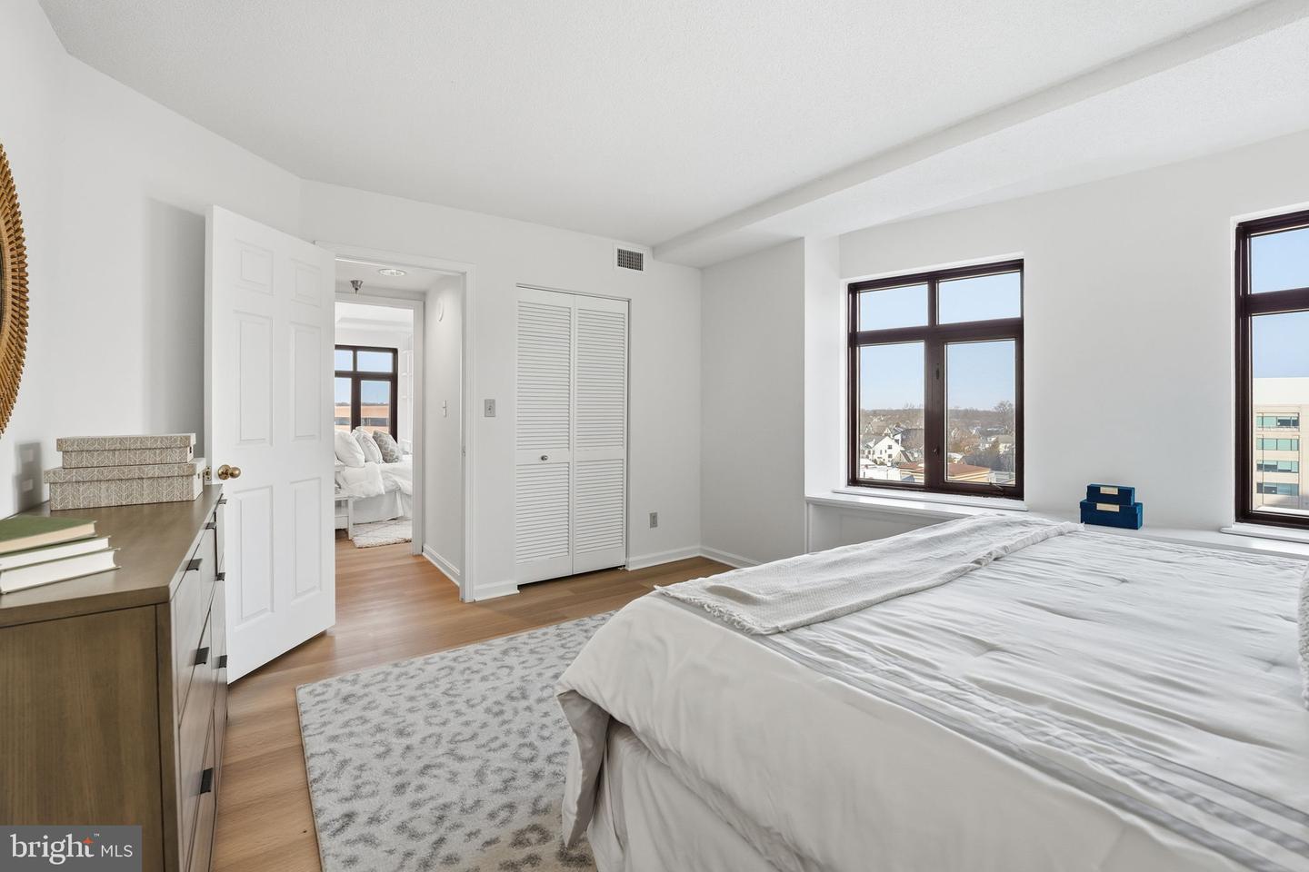 2400 CLARENDON BLVD #704, ARLINGTON, Virginia 22201, 2 Bedrooms Bedrooms, ,2 BathroomsBathrooms,Residential,For sale,2400 CLARENDON BLVD #704,VAAR2068492 MLS # VAAR2068492