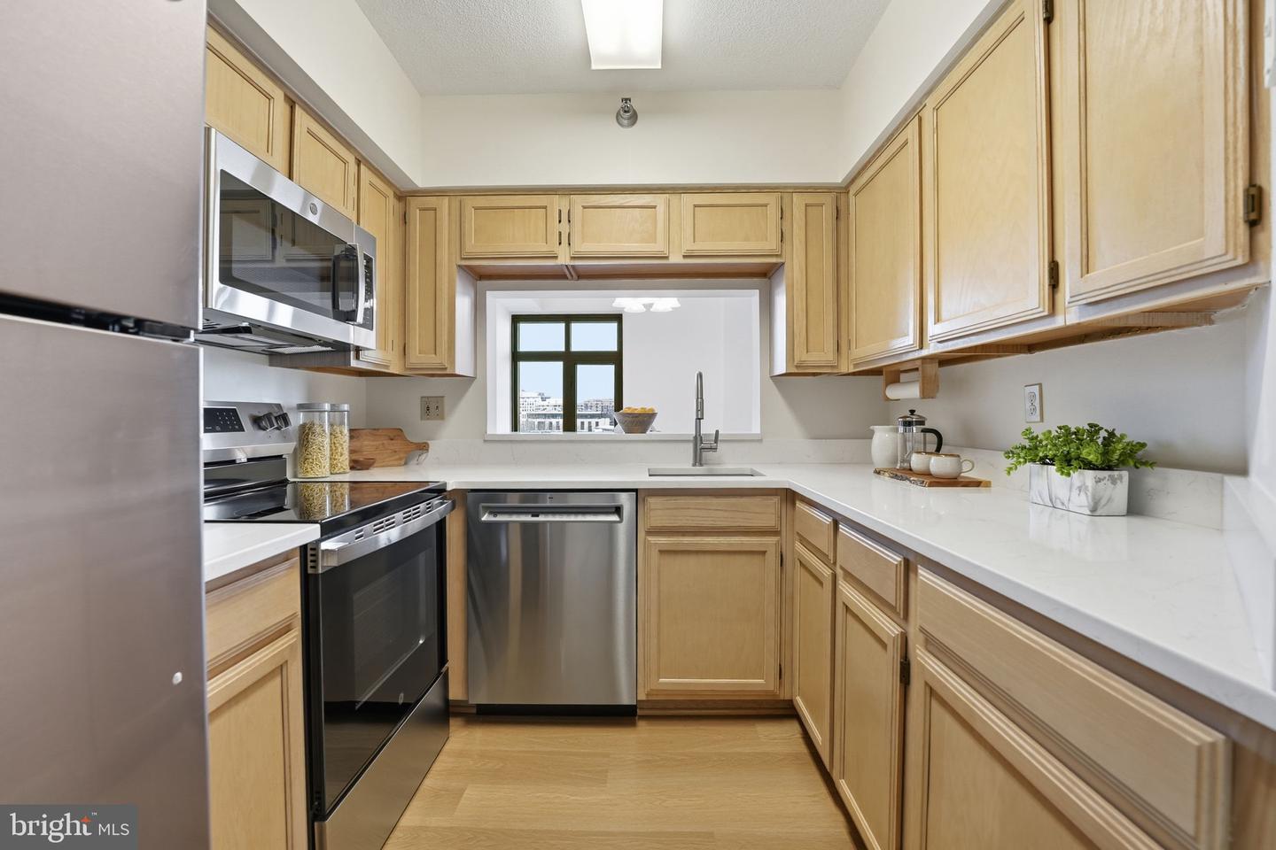 2400 CLARENDON BLVD #704, ARLINGTON, Virginia 22201, 2 Bedrooms Bedrooms, ,2 BathroomsBathrooms,Residential,For sale,2400 CLARENDON BLVD #704,VAAR2068492 MLS # VAAR2068492