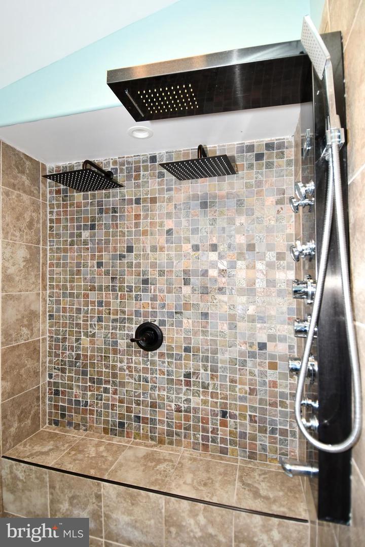 6819 LAVANT DR, SPRINGFIELD, Virginia 22152, 4 Bedrooms Bedrooms, ,2 BathroomsBathrooms,Residential,For sale,6819 LAVANT DR,VAFX2289270 MLS # VAFX2289270