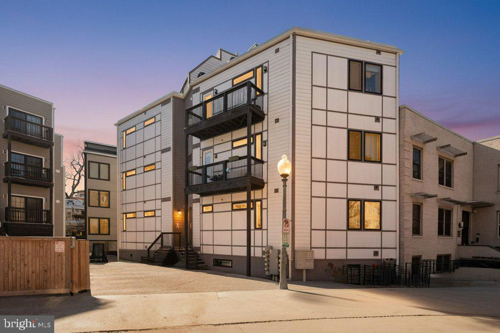 1444 OGDEN ST NW #302, WASHINGTON, District Of Columbia 20010, 2 Bedrooms Bedrooms, ,2 BathroomsBathrooms,Residential,For sale,1444 OGDEN ST NW #302,DCDC2244394 MLS # DCDC2244394