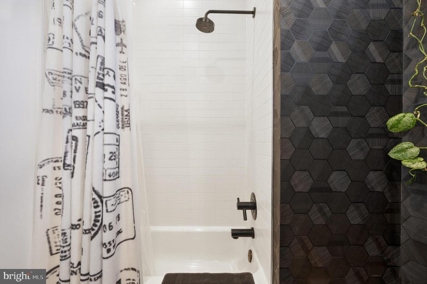 1444 OGDEN ST NW #302, WASHINGTON, District Of Columbia 20010, 2 Bedrooms Bedrooms, ,2 BathroomsBathrooms,Residential,For sale,1444 OGDEN ST NW #302,DCDC2244394 MLS # DCDC2244394