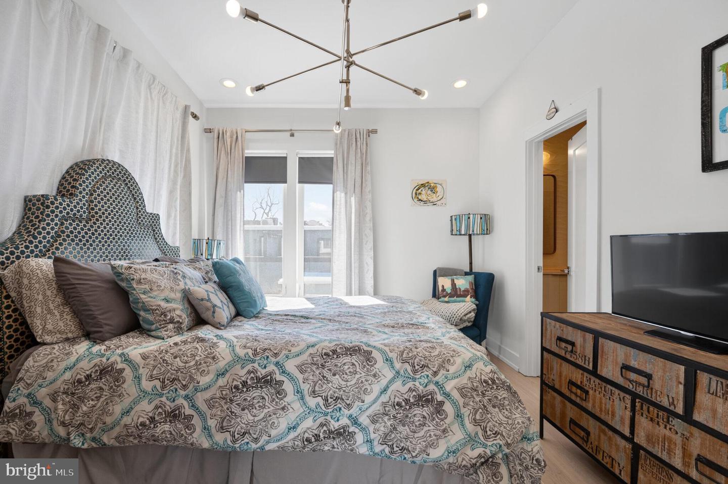 1444 OGDEN ST NW #302, WASHINGTON, District Of Columbia 20010, 2 Bedrooms Bedrooms, ,2 BathroomsBathrooms,Residential,For sale,1444 OGDEN ST NW #302,DCDC2244394 MLS # DCDC2244394