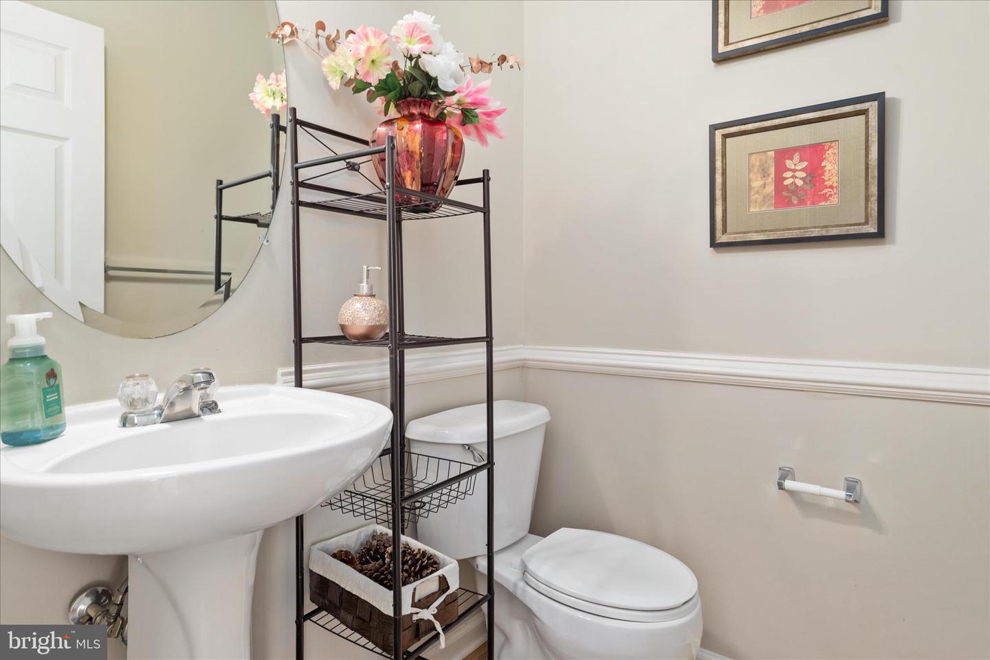 123 FREDERICKSBURG DR, STEPHENS CITY, Virginia 22655, 4 Bedrooms Bedrooms, 14 Rooms Rooms,2 BathroomsBathrooms,Residential,For sale,123 FREDERICKSBURG DR,VAFV2039370 MLS # VAFV2039370