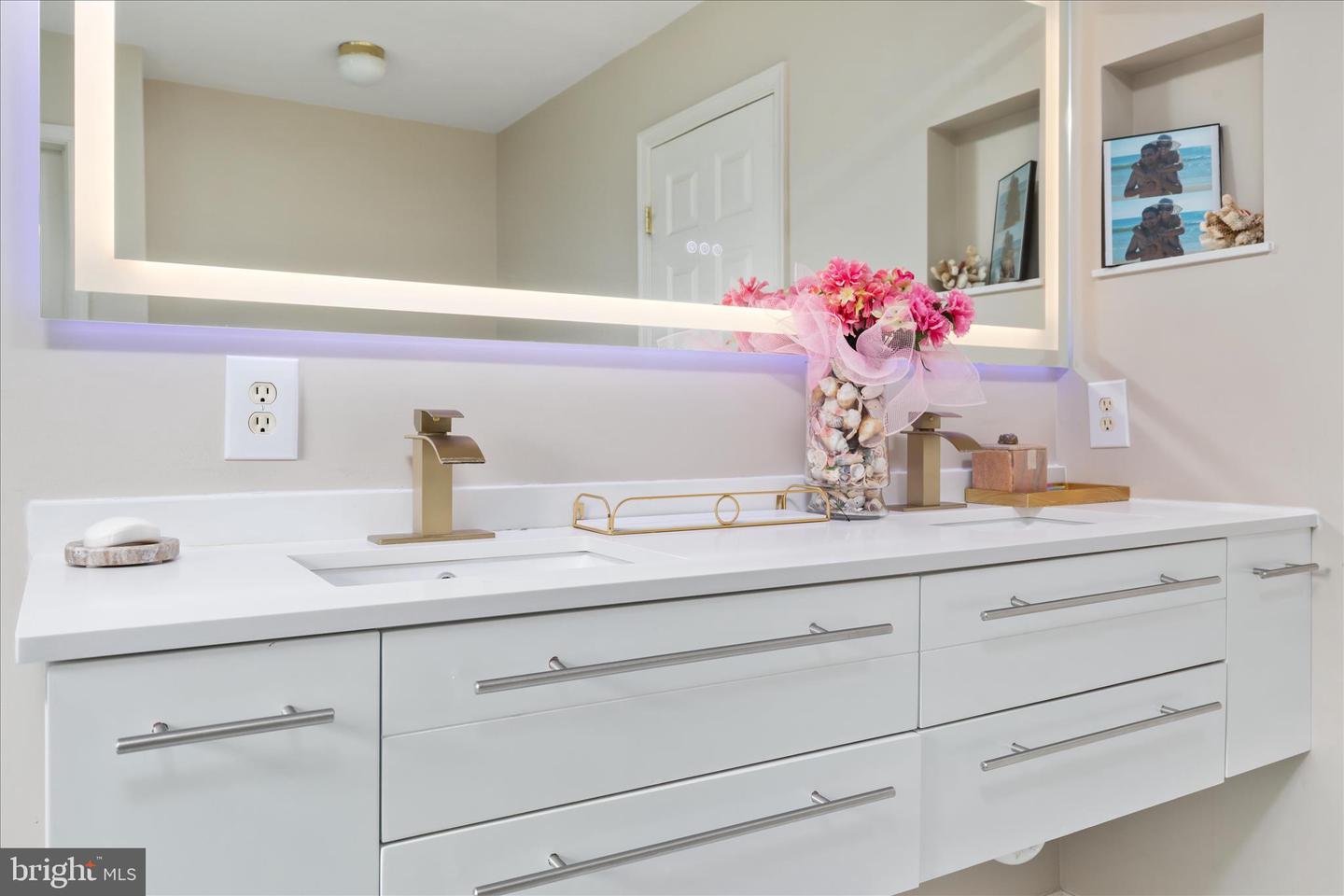 123 FREDERICKSBURG DR, STEPHENS CITY, Virginia 22655, 4 Bedrooms Bedrooms, 14 Rooms Rooms,2 BathroomsBathrooms,Residential,For sale,123 FREDERICKSBURG DR,VAFV2039370 MLS # VAFV2039370