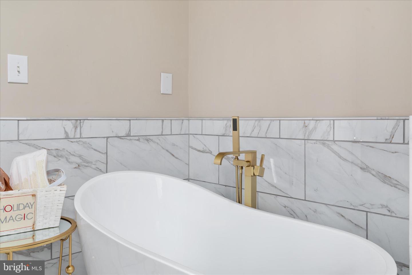 123 FREDERICKSBURG DR, STEPHENS CITY, Virginia 22655, 4 Bedrooms Bedrooms, 14 Rooms Rooms,2 BathroomsBathrooms,Residential,For sale,123 FREDERICKSBURG DR,VAFV2039370 MLS # VAFV2039370