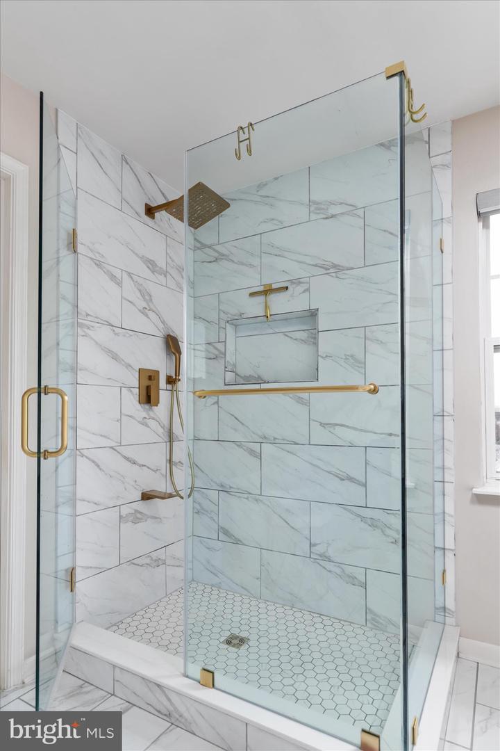 123 FREDERICKSBURG DR, STEPHENS CITY, Virginia 22655, 4 Bedrooms Bedrooms, 14 Rooms Rooms,2 BathroomsBathrooms,Residential,For sale,123 FREDERICKSBURG DR,VAFV2039370 MLS # VAFV2039370