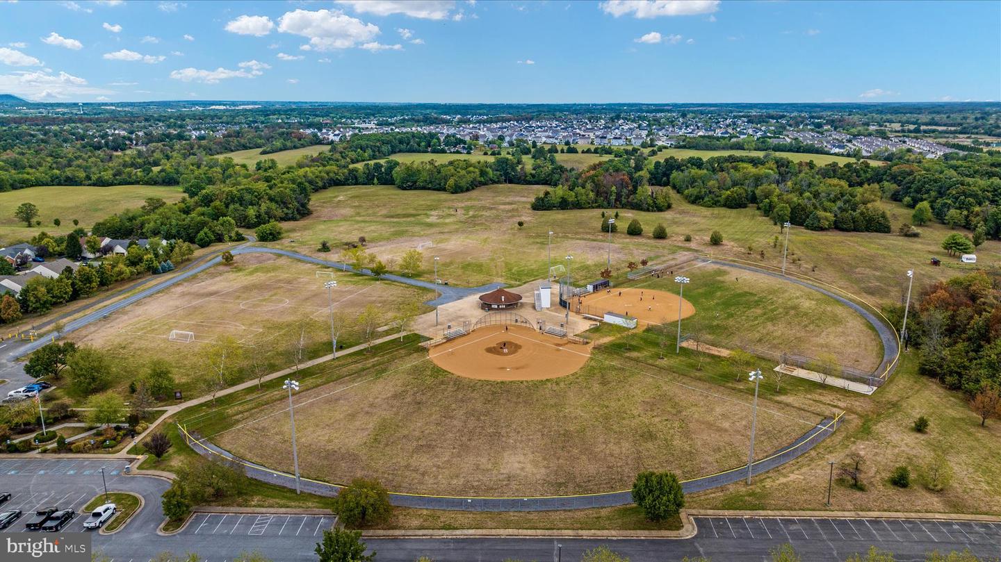 123 FREDERICKSBURG DR, STEPHENS CITY, Virginia 22655, 4 Bedrooms Bedrooms, 14 Rooms Rooms,2 BathroomsBathrooms,Residential,For sale,123 FREDERICKSBURG DR,VAFV2039370 MLS # VAFV2039370