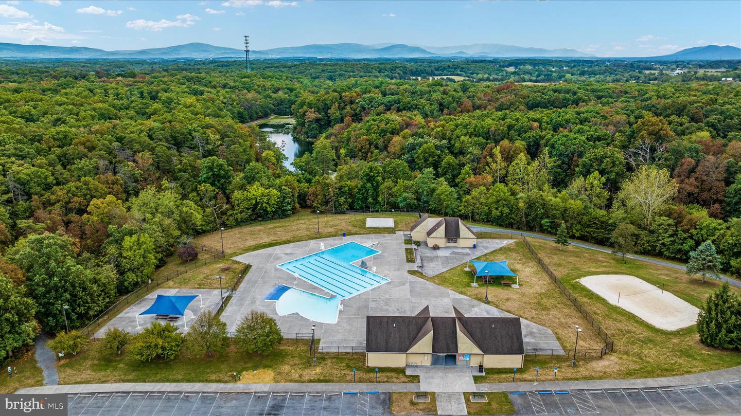 123 FREDERICKSBURG DR, STEPHENS CITY, Virginia 22655, 4 Bedrooms Bedrooms, 14 Rooms Rooms,2 BathroomsBathrooms,Residential,For sale,123 FREDERICKSBURG DR,VAFV2039370 MLS # VAFV2039370