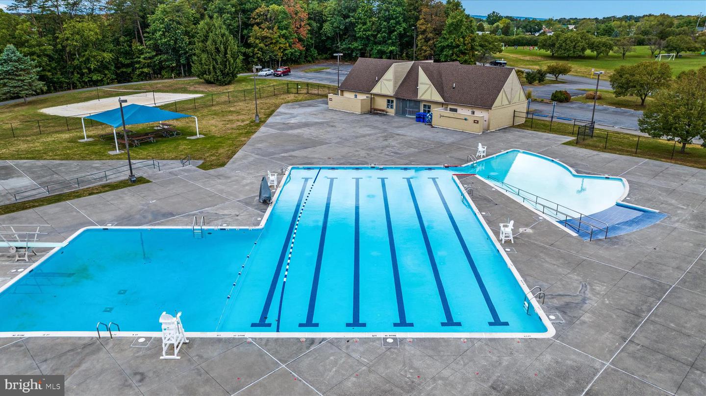 123 FREDERICKSBURG DR, STEPHENS CITY, Virginia 22655, 4 Bedrooms Bedrooms, 14 Rooms Rooms,2 BathroomsBathrooms,Residential,For sale,123 FREDERICKSBURG DR,VAFV2039370 MLS # VAFV2039370