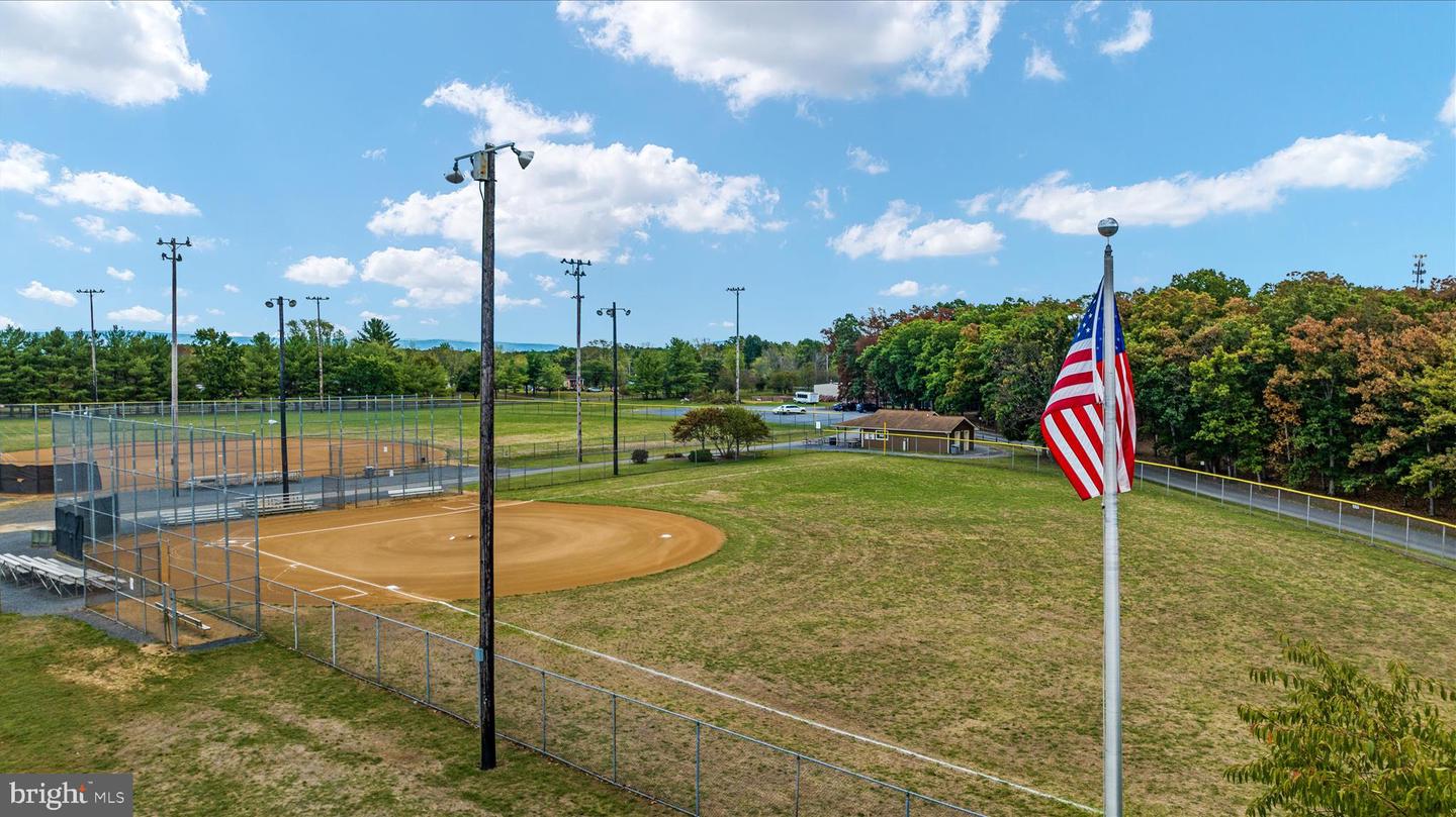 123 FREDERICKSBURG DR, STEPHENS CITY, Virginia 22655, 4 Bedrooms Bedrooms, 14 Rooms Rooms,2 BathroomsBathrooms,Residential,For sale,123 FREDERICKSBURG DR,VAFV2039370 MLS # VAFV2039370
