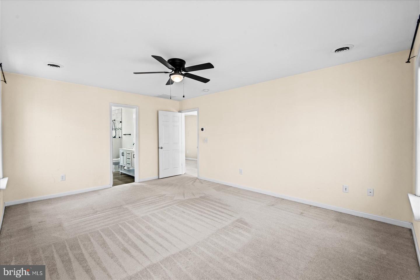 7931 LAKE ANNA PKWY, SPOTSYLVANIA, Virginia 22551, 4 Bedrooms Bedrooms, ,3 BathroomsBathrooms,Residential,For sale,7931 LAKE ANNA PKWY,VASP2039044 MLS # VASP2039044