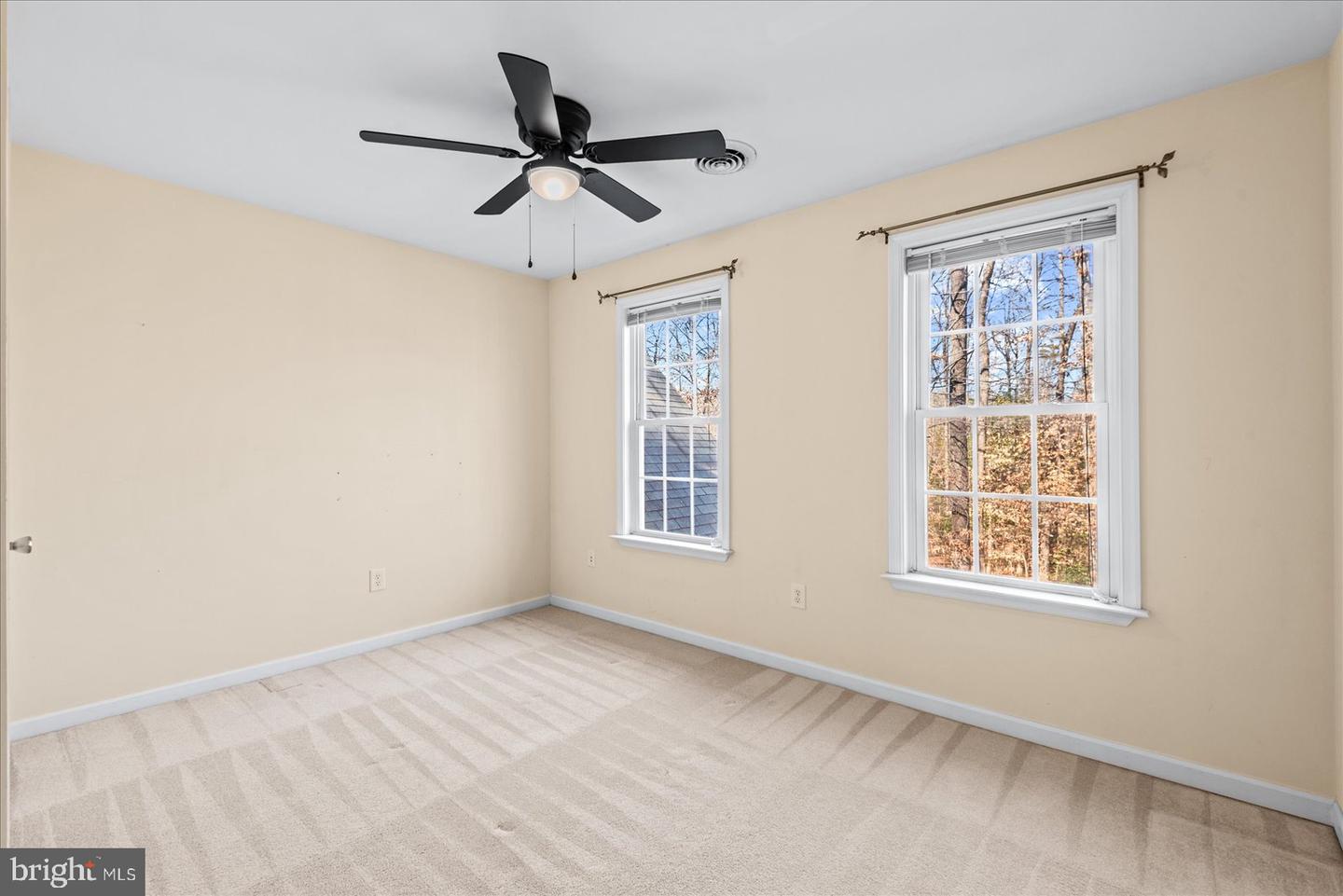 7931 LAKE ANNA PKWY, SPOTSYLVANIA, Virginia 22551, 4 Bedrooms Bedrooms, ,3 BathroomsBathrooms,Residential,For sale,7931 LAKE ANNA PKWY,VASP2039044 MLS # VASP2039044