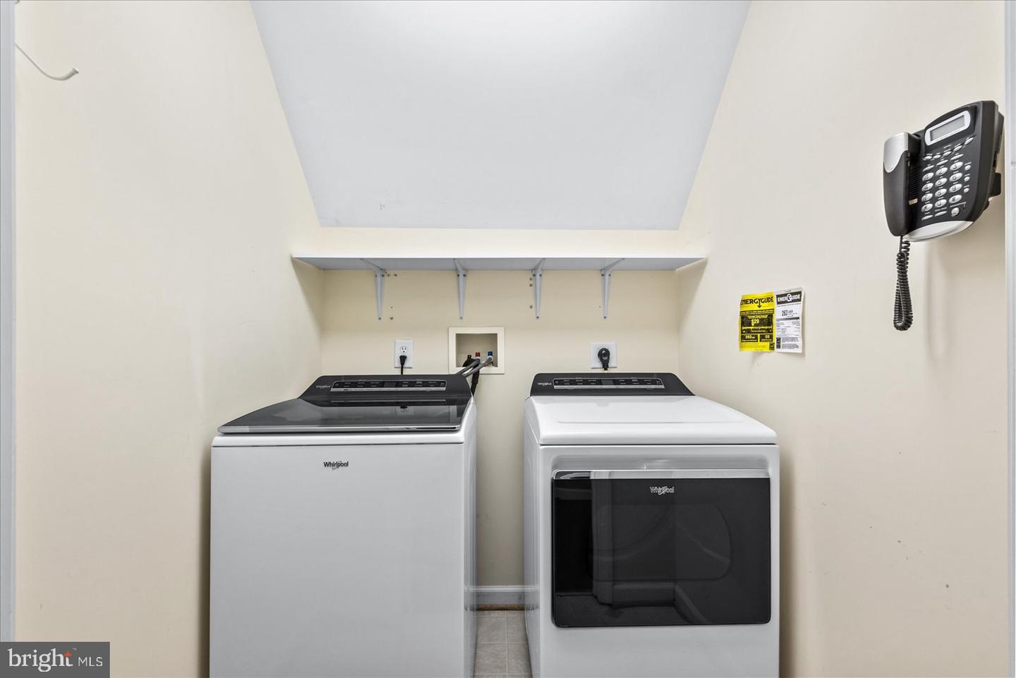 7931 LAKE ANNA PKWY, SPOTSYLVANIA, Virginia 22551, 4 Bedrooms Bedrooms, ,3 BathroomsBathrooms,Residential,For sale,7931 LAKE ANNA PKWY,VASP2039044 MLS # VASP2039044