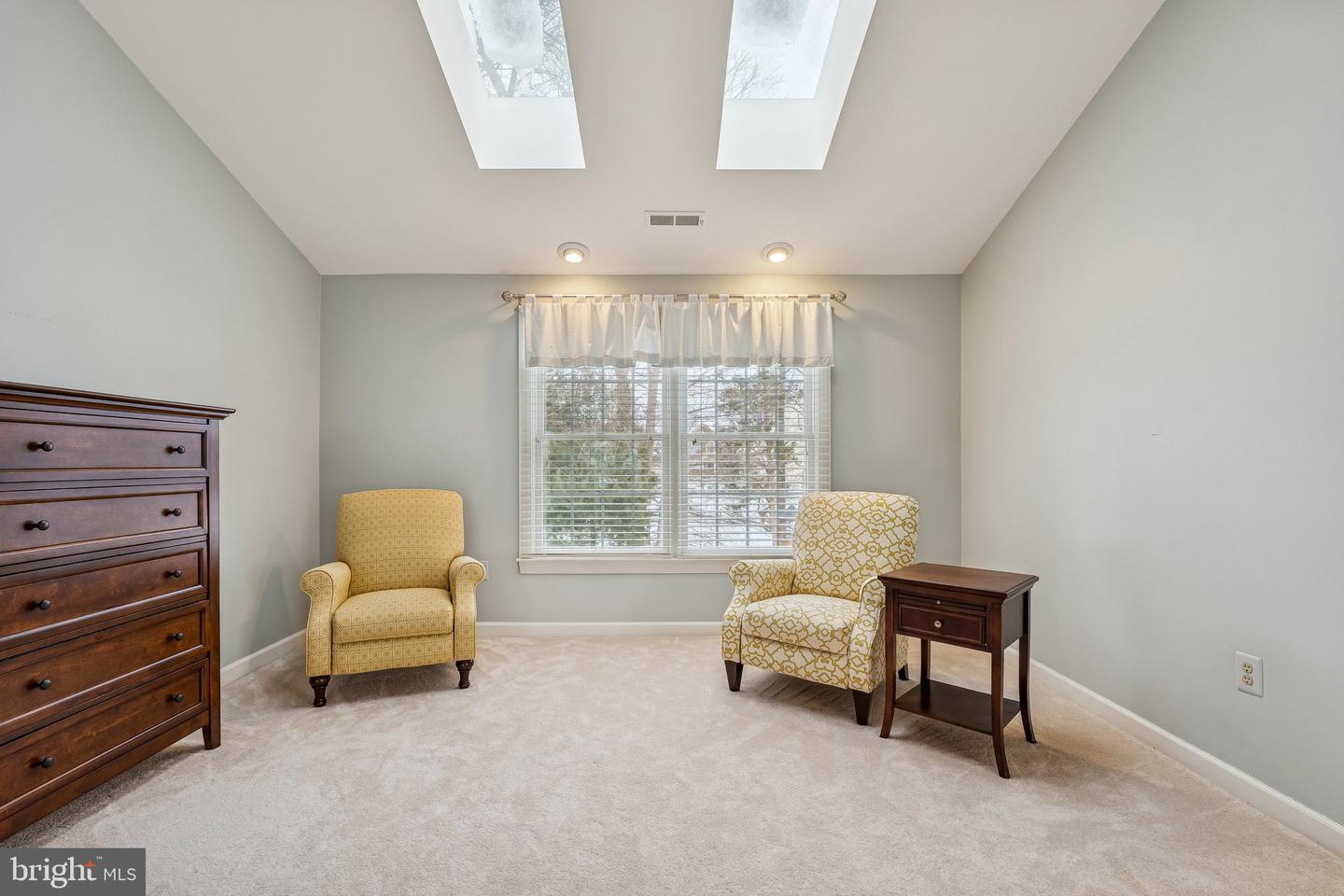 404 BEAUREGARD DR SE, LEESBURG, Virginia 20175, 4 Bedrooms Bedrooms, ,2 BathroomsBathrooms,Residential,For sale,404 BEAUREGARD DR SE,VALO2115200 MLS # VALO2115200