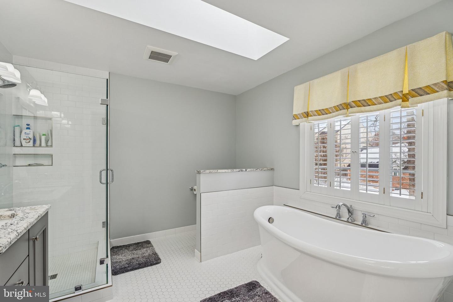 404 BEAUREGARD DR SE, LEESBURG, Virginia 20175, 4 Bedrooms Bedrooms, ,2 BathroomsBathrooms,Residential,For sale,404 BEAUREGARD DR SE,VALO2115200 MLS # VALO2115200