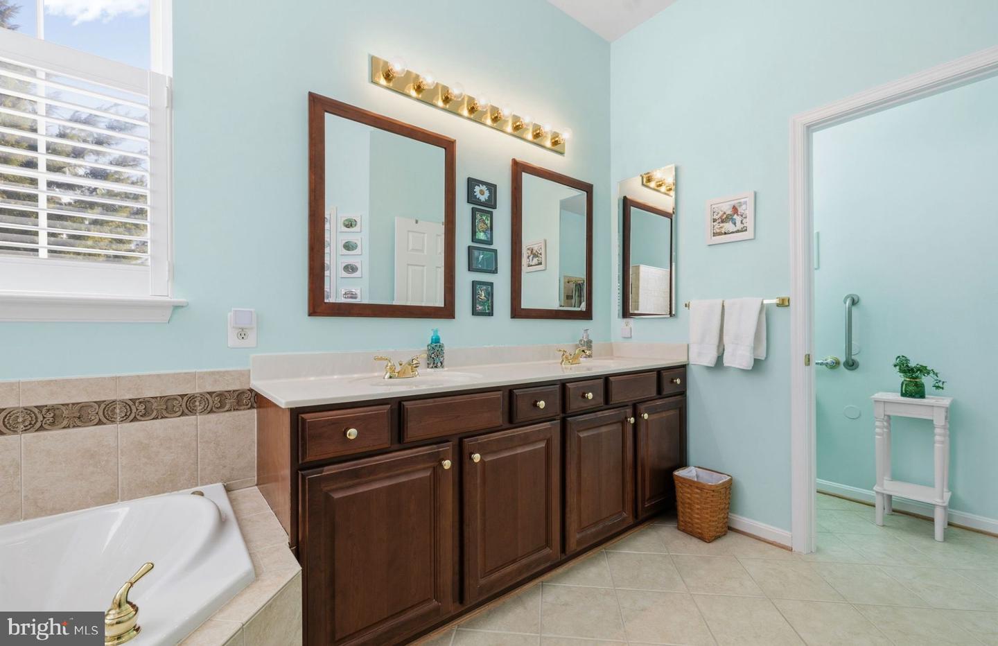 3853 CHAMPION OAK DR, DUMFRIES, Virginia 22025, 2 Bedrooms Bedrooms, 11 Rooms Rooms,2 BathroomsBathrooms,Residential,For sale,3853 CHAMPION OAK DR,VAPW2111824 MLS # VAPW2111824