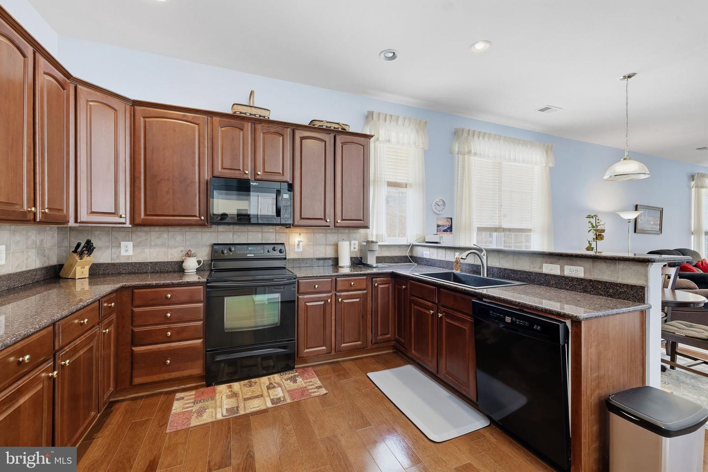 3853 CHAMPION OAK DR, DUMFRIES, Virginia 22025, 2 Bedrooms Bedrooms, 11 Rooms Rooms,2 BathroomsBathrooms,Residential,For sale,3853 CHAMPION OAK DR,VAPW2111824 MLS # VAPW2111824