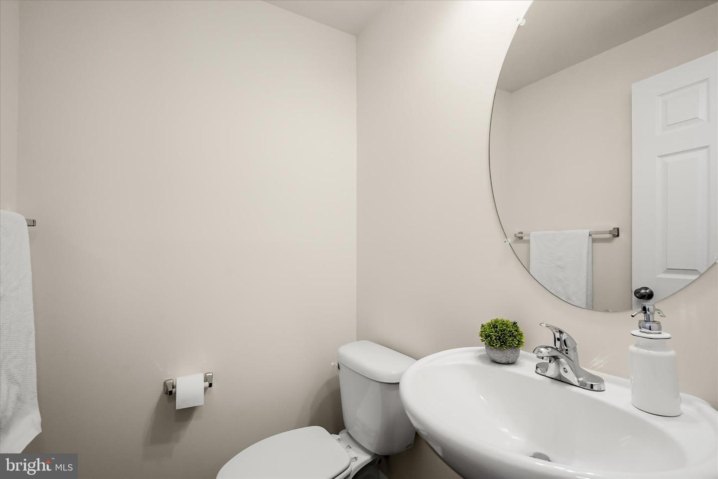 213 UPPER BROOK TER, PURCELLVILLE, Virginia 20132, 3 Bedrooms Bedrooms, ,3 BathroomsBathrooms,Residential,For sale,213 UPPER BROOK TER,VALO2115218 MLS # VALO2115218