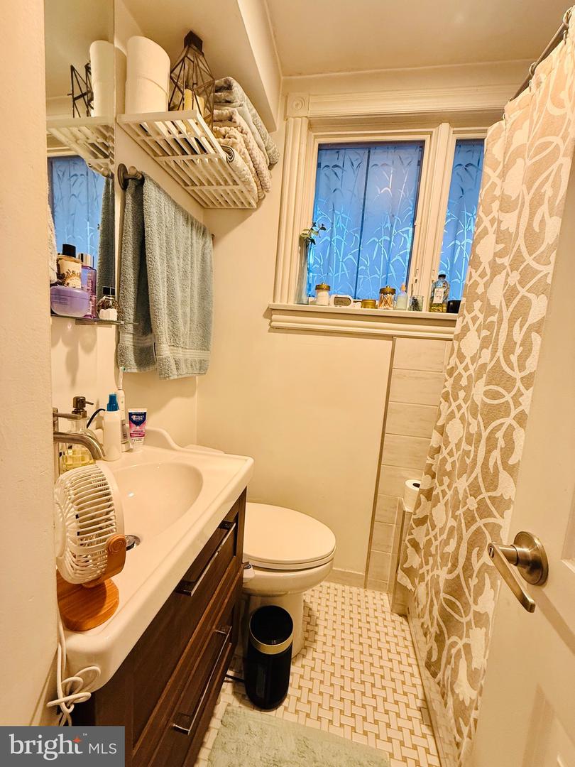 630 C ST SE, WASHINGTON, District Of Columbia 20003, 3 Bedrooms Bedrooms, ,2 BathroomsBathrooms,Residential,For sale,630 C ST SE,DCDC2244564 MLS # DCDC2244564