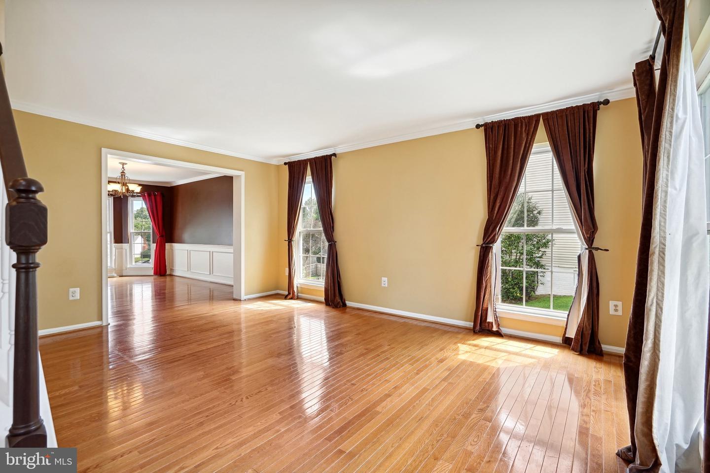 5406 LOMAX WAY, WOODBRIDGE, Virginia 22193, 5 Bedrooms Bedrooms, ,3 BathroomsBathrooms,Residential,For sale,5406 LOMAX WAY,VAPW2111838 MLS # VAPW2111838