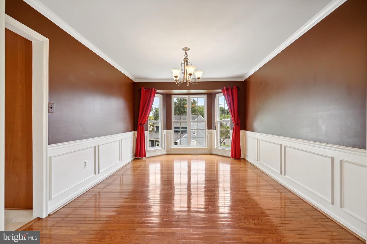 5406 LOMAX WAY, WOODBRIDGE, Virginia 22193, 5 Bedrooms Bedrooms, ,3 BathroomsBathrooms,Residential,For sale,5406 LOMAX WAY,VAPW2111838 MLS # VAPW2111838