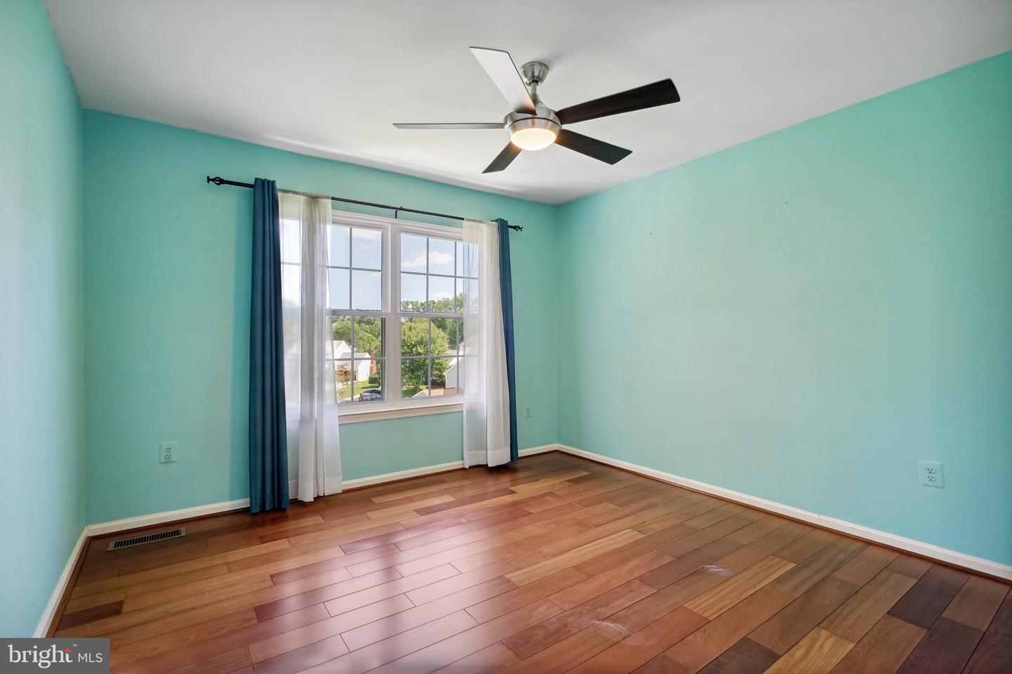 5406 LOMAX WAY, WOODBRIDGE, Virginia 22193, 5 Bedrooms Bedrooms, ,3 BathroomsBathrooms,Residential,For sale,5406 LOMAX WAY,VAPW2111838 MLS # VAPW2111838