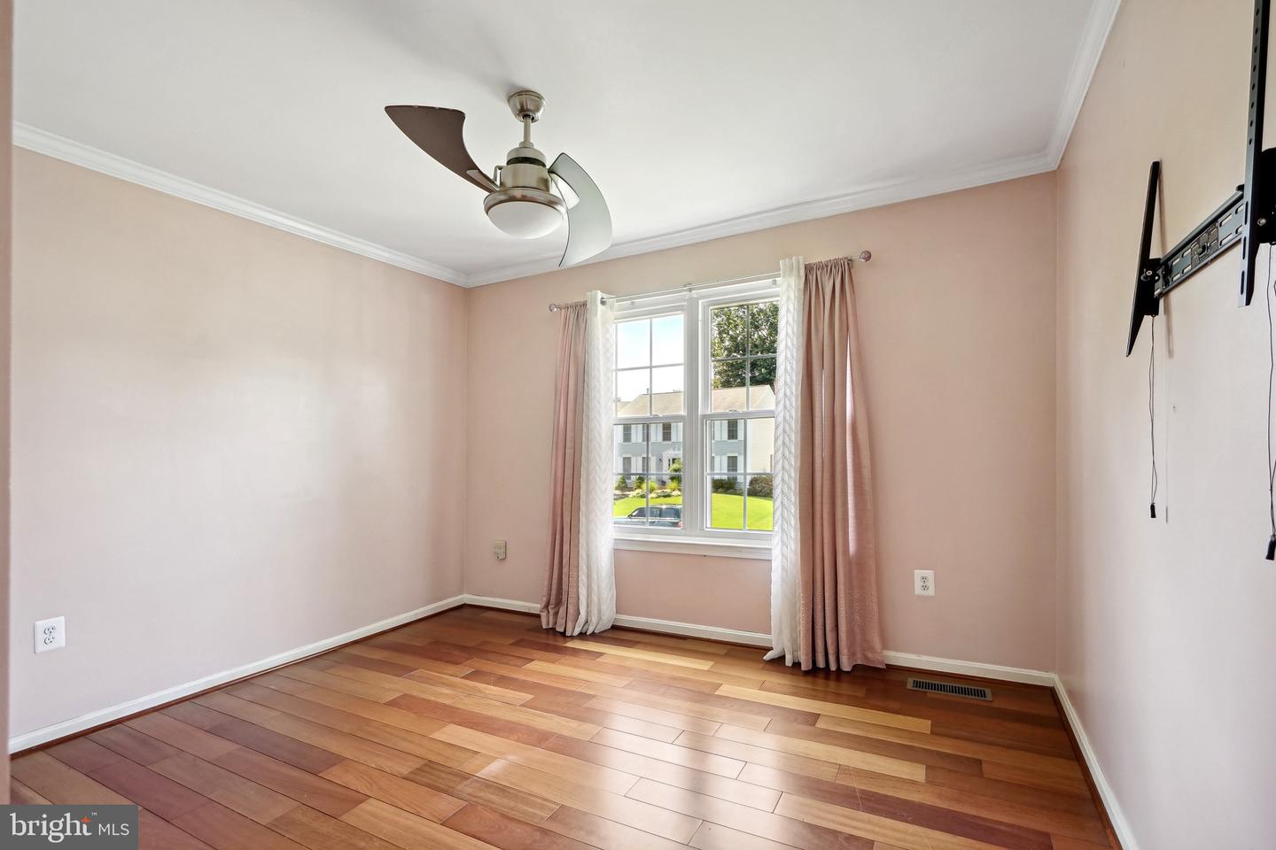 5406 LOMAX WAY, WOODBRIDGE, Virginia 22193, 5 Bedrooms Bedrooms, ,3 BathroomsBathrooms,Residential,For sale,5406 LOMAX WAY,VAPW2111838 MLS # VAPW2111838