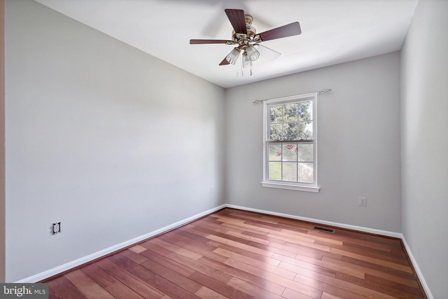 5406 LOMAX WAY, WOODBRIDGE, Virginia 22193, 5 Bedrooms Bedrooms, ,3 BathroomsBathrooms,Residential,For sale,5406 LOMAX WAY,VAPW2111838 MLS # VAPW2111838