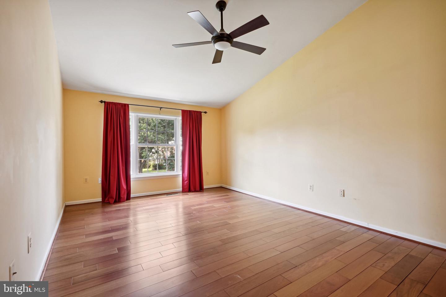 5406 LOMAX WAY, WOODBRIDGE, Virginia 22193, 5 Bedrooms Bedrooms, ,3 BathroomsBathrooms,Residential,For sale,5406 LOMAX WAY,VAPW2111838 MLS # VAPW2111838