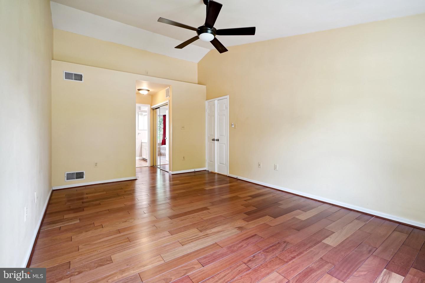 5406 LOMAX WAY, WOODBRIDGE, Virginia 22193, 5 Bedrooms Bedrooms, ,3 BathroomsBathrooms,Residential,For sale,5406 LOMAX WAY,VAPW2111838 MLS # VAPW2111838